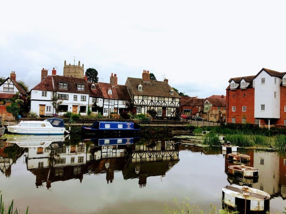 Tudor Cottage - Hidden Treasure ทุกส์แบร์รี ภายนอก รูปภาพ