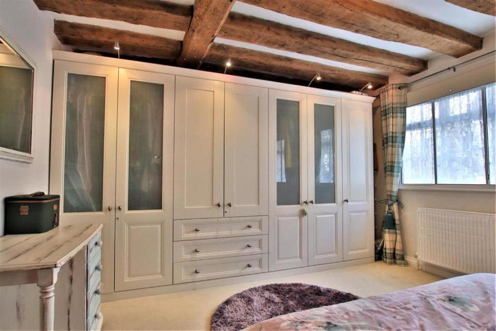 Tudor Cottage - Hidden Treasure ทุกส์แบร์รี ภายนอก รูปภาพ